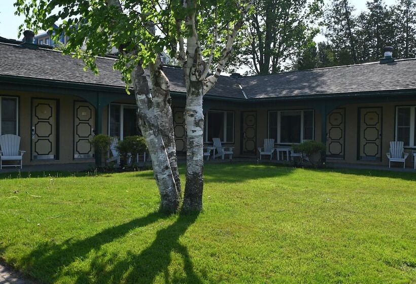 فندق The Gananoque Inn