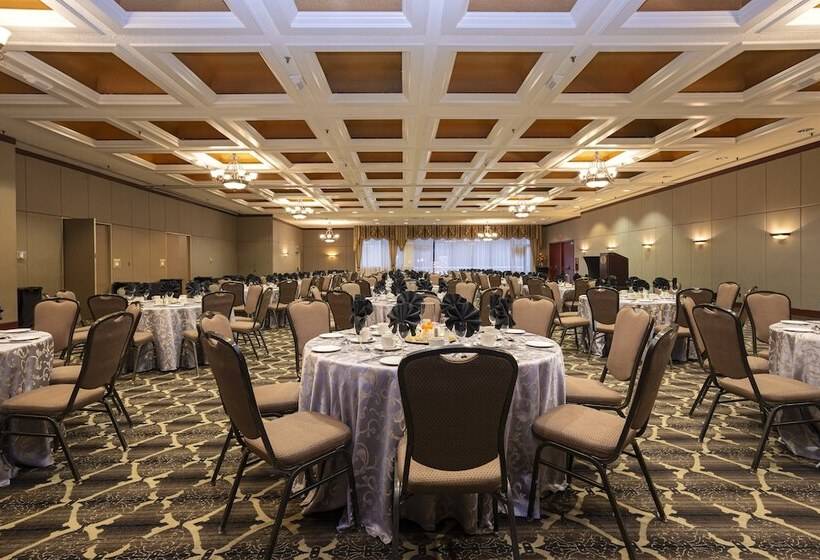 ホテル Sandman Signature Edmonton Downtown