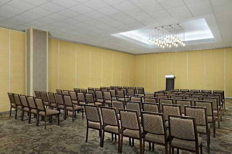 ホテル The Westin Edmonton