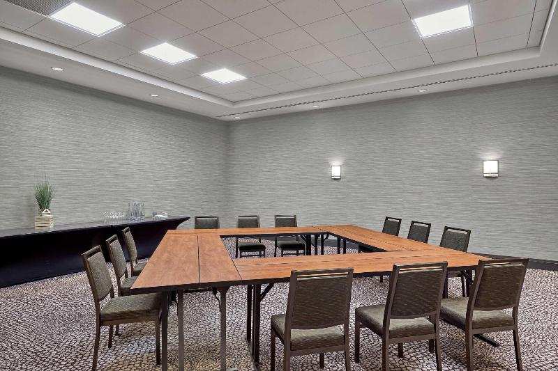 ホテル The Westin Edmonton