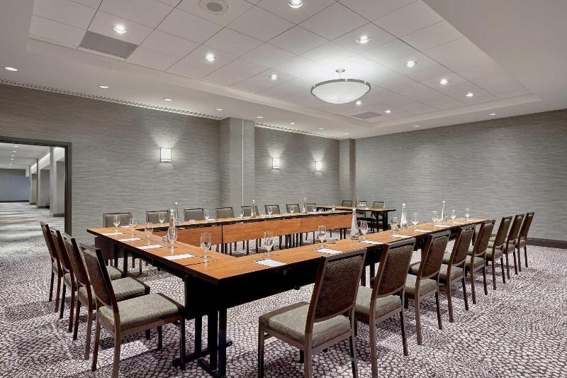 ホテル The Westin Edmonton