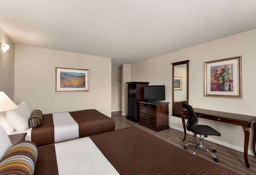 בית מלון כפרי Travelodge By Wyndham Abbotsford Bakerview