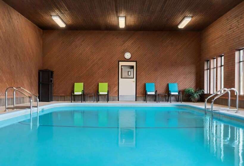 בית מלון כפרי Travelodge By Wyndham Abbotsford Bakerview