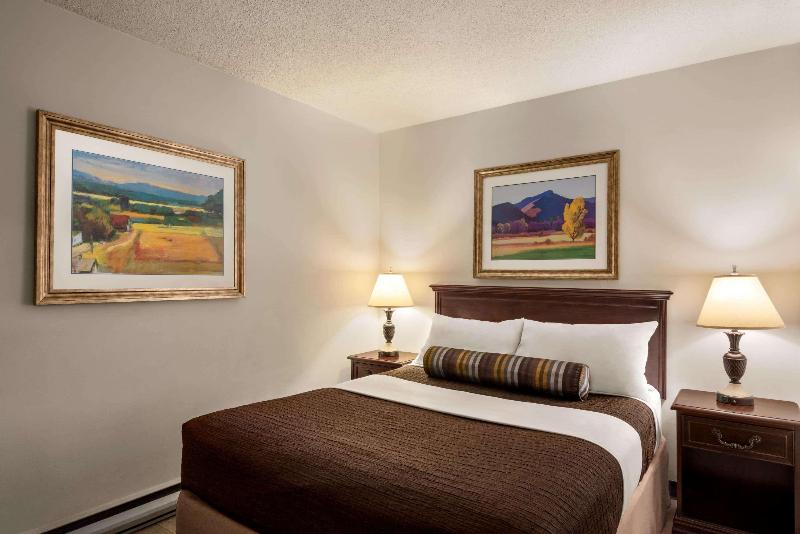 בית מלון כפרי Travelodge By Wyndham Abbotsford Bakerview