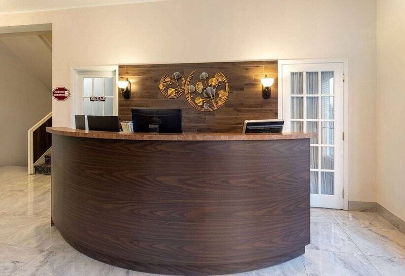 فندق Travelodge By Wyndham Amherst