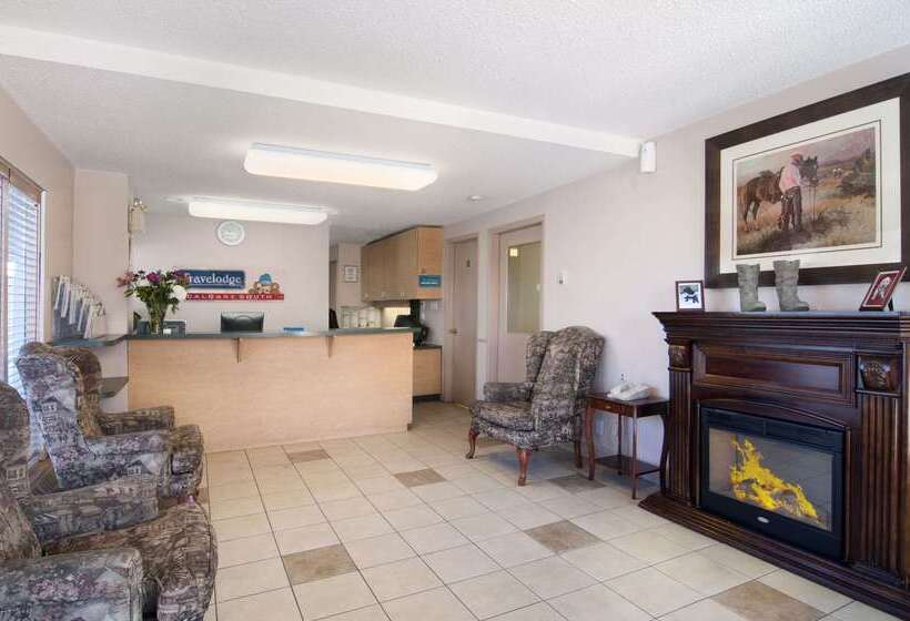 فندق Travelodge By Wyndham Calgary South