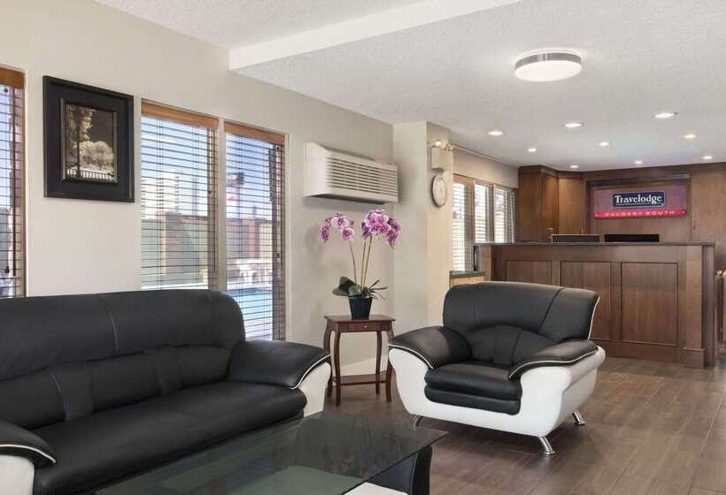 فندق Travelodge By Wyndham Calgary South