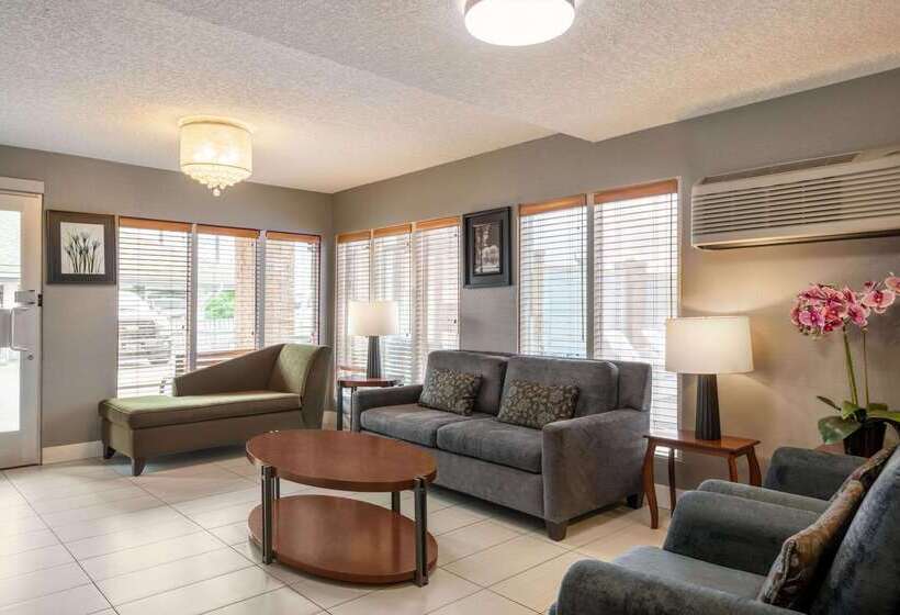 فندق Travelodge By Wyndham Calgary South