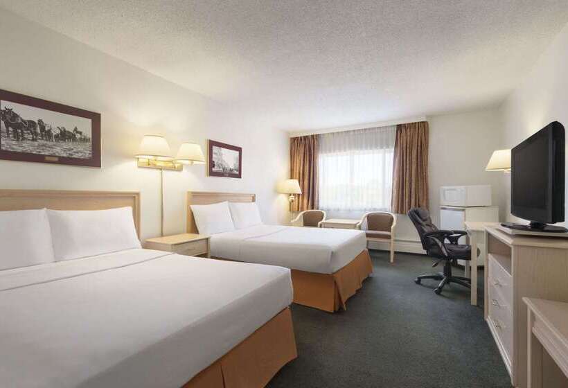 فندق Travelodge By Wyndham Calgary South