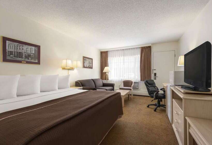 فندق Travelodge By Wyndham Calgary South