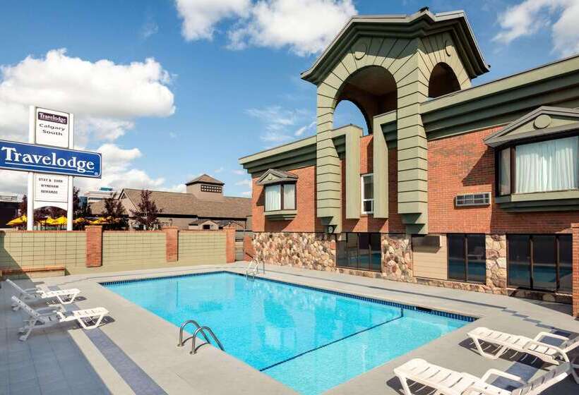 فندق Travelodge By Wyndham Calgary South