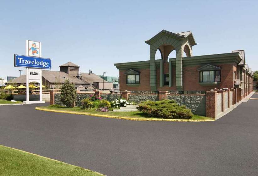 فندق Travelodge By Wyndham Calgary South