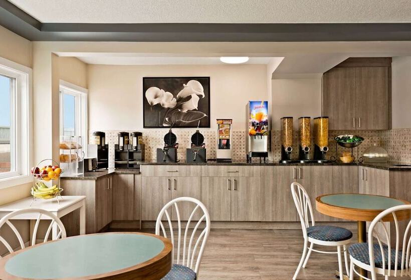 فندق Travelodge By Wyndham Calgary South