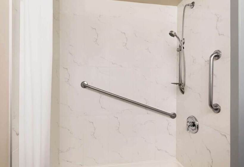 فندق Travelodge By Wyndham Calgary South