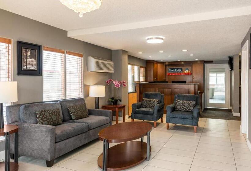 فندق Travelodge By Wyndham Calgary South