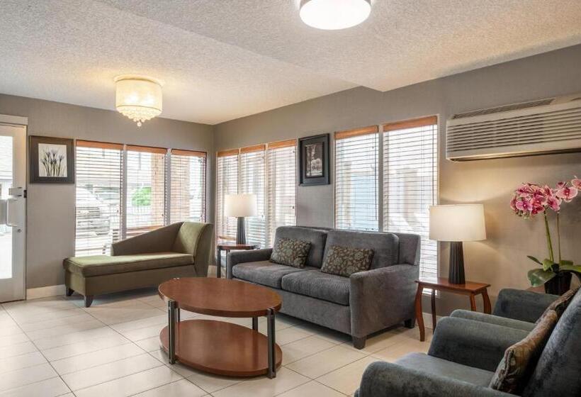 فندق Travelodge By Wyndham Calgary South