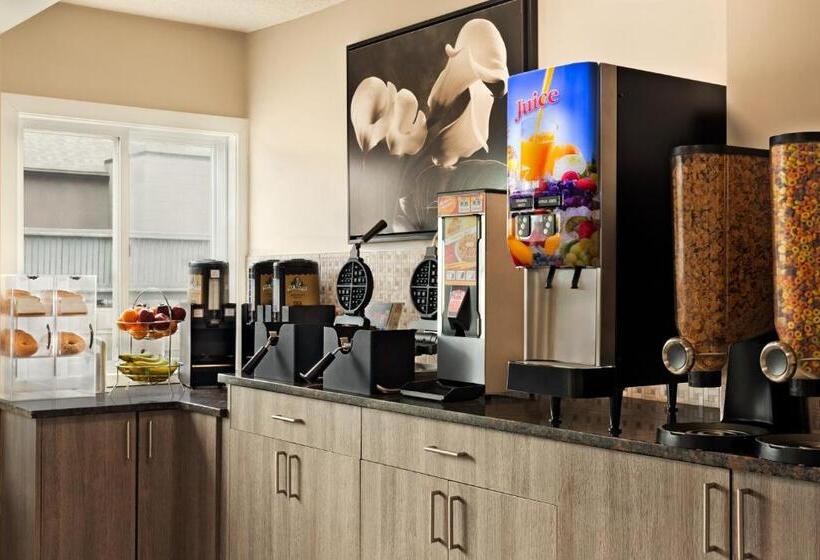 فندق Travelodge By Wyndham Calgary South