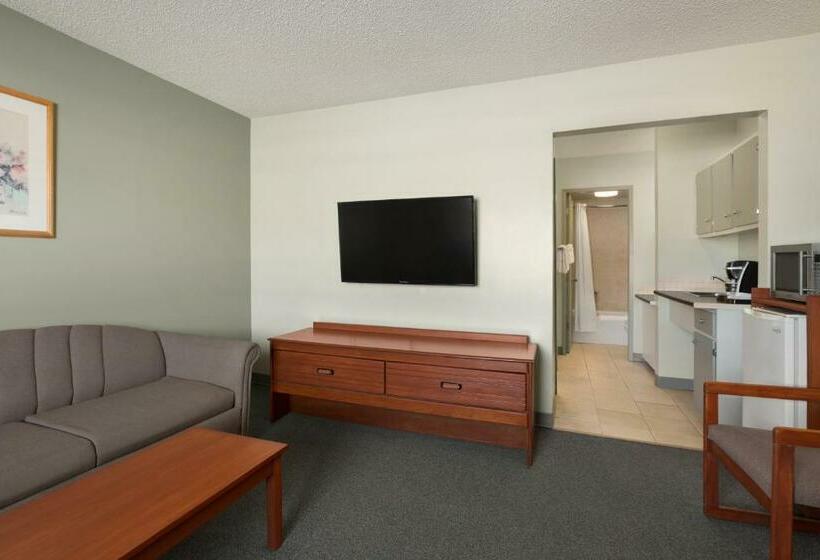 호텔 Travelodge By Wyndham Cranbrook