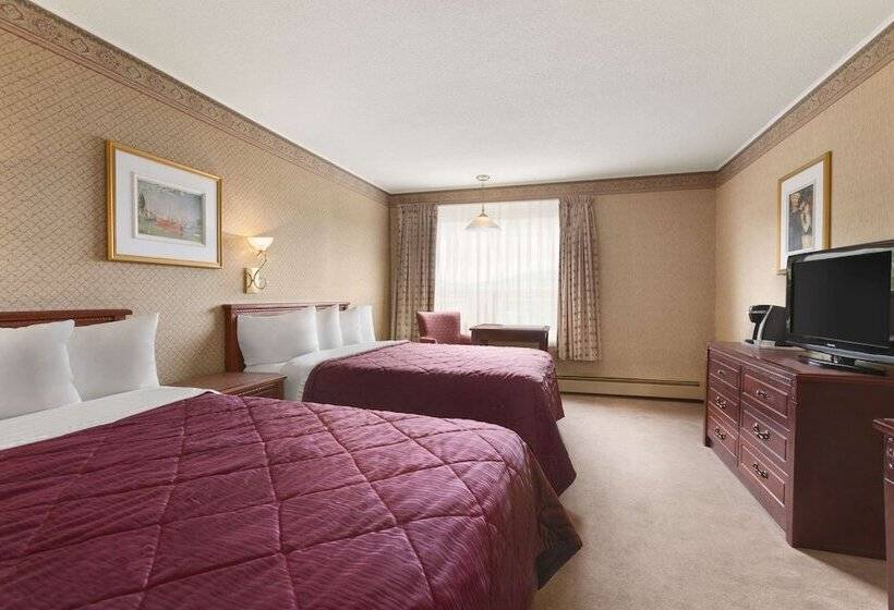 Отель Travelodge By Wyndham Edmundston