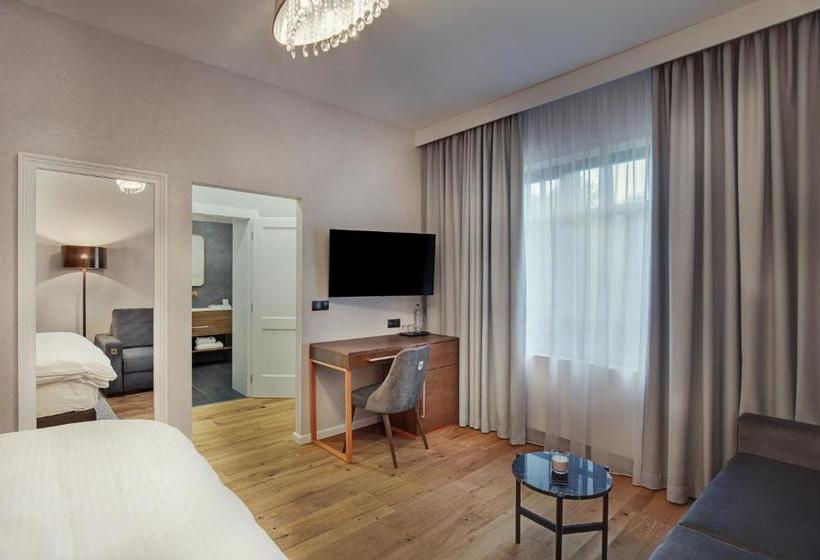 호텔 Villa Dr Szontagh Est. 1876