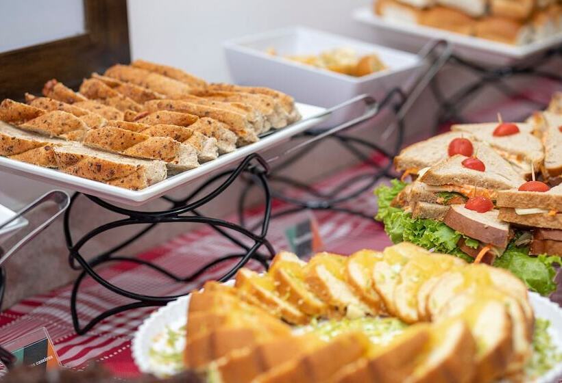 בית מלון כפרי évora By Rede Sagres