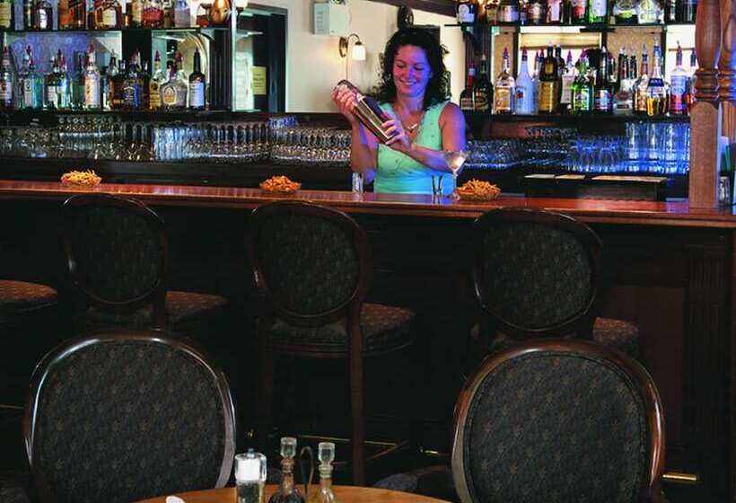 فندق Holland America Dawson City Inn