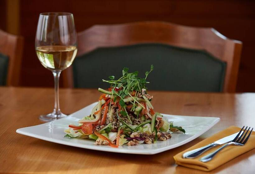 فندق Holland America Dawson City Inn