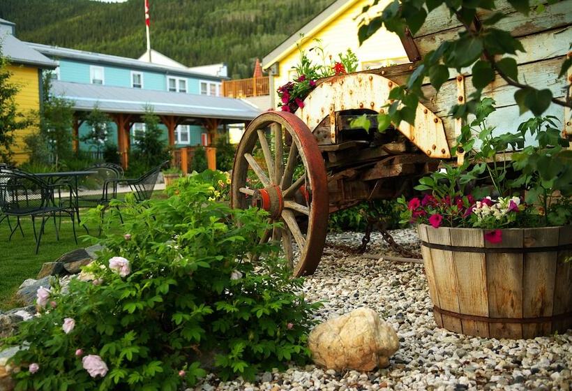 فندق Holland America Dawson City Inn