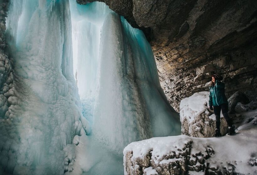 אתר נופש Banff Park Lodge