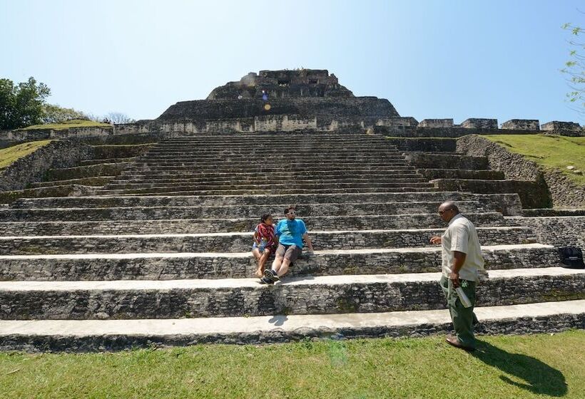 אתר נופש The Lodge At Chaacreek