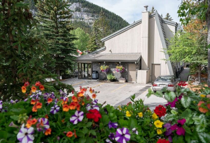 Tunnel Mountain Resort