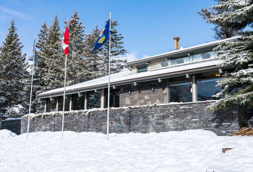 Tunnel Mountain Resort