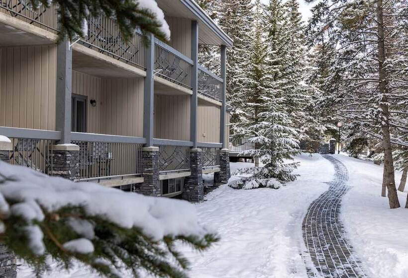 Tunnel Mountain Resort