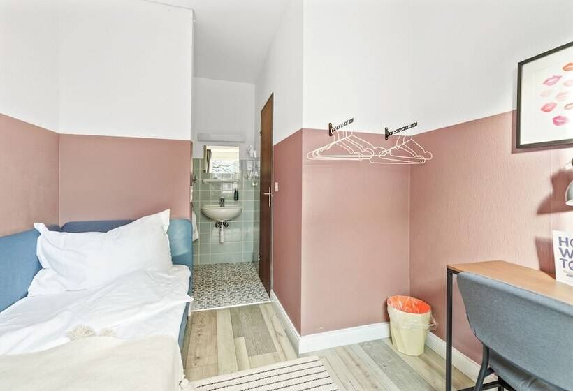 Becozy Self Check In Pop Up Hotel Basel