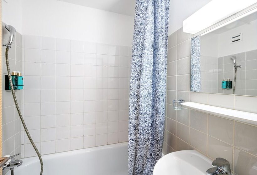 Becozy Self Check In Pop Up Hotel Basel