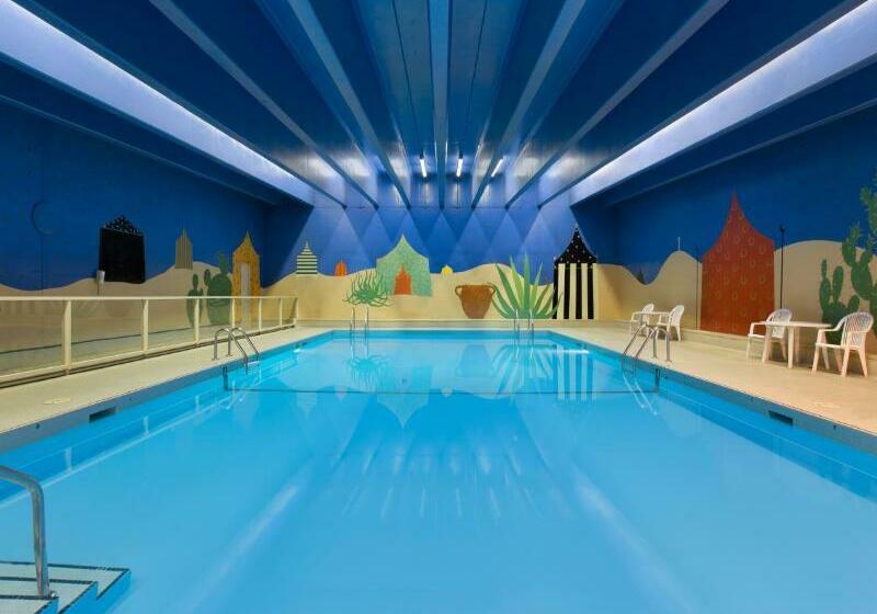 Coast Plaza Hotel & Suites