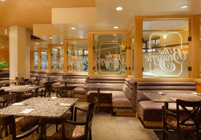 Coast Plaza Hotel & Suites