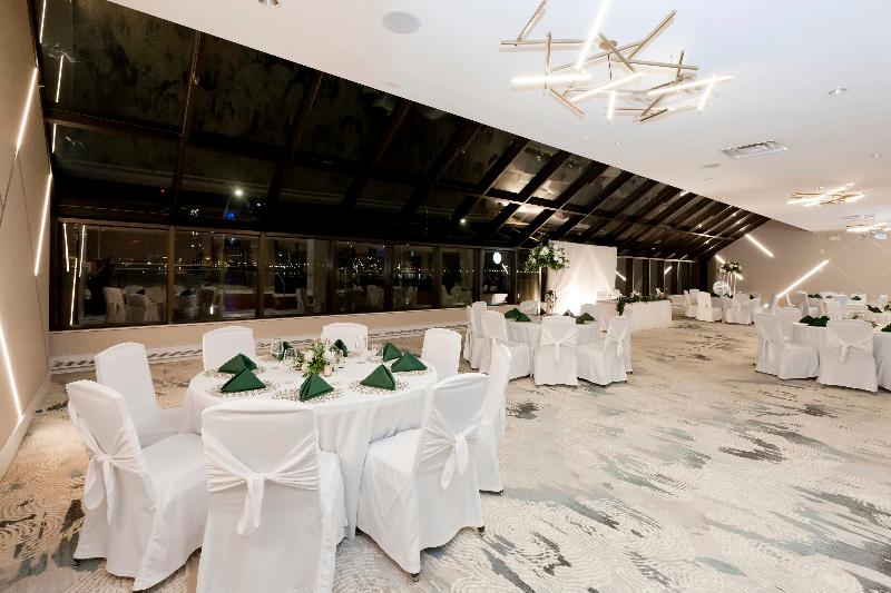 Doubletree By Hilton Windsor Hotel & Suites