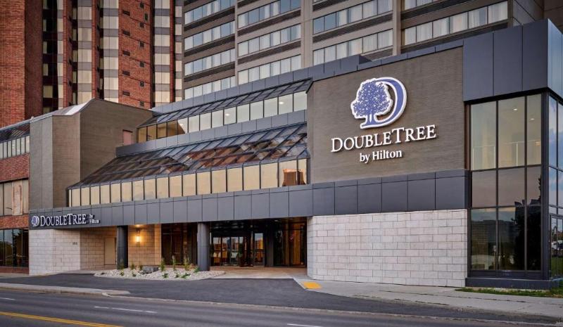 Doubletree By Hilton Windsor Hotel & Suites