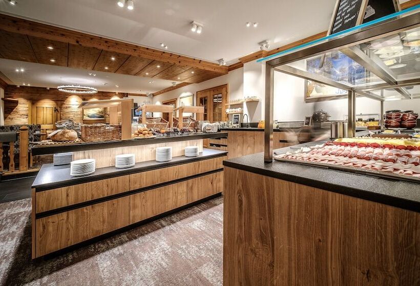 Golf  & Sporthotel Hof Maran