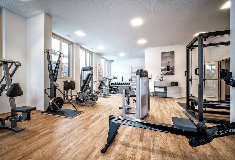 Golf  & Sporthotel Hof Maran