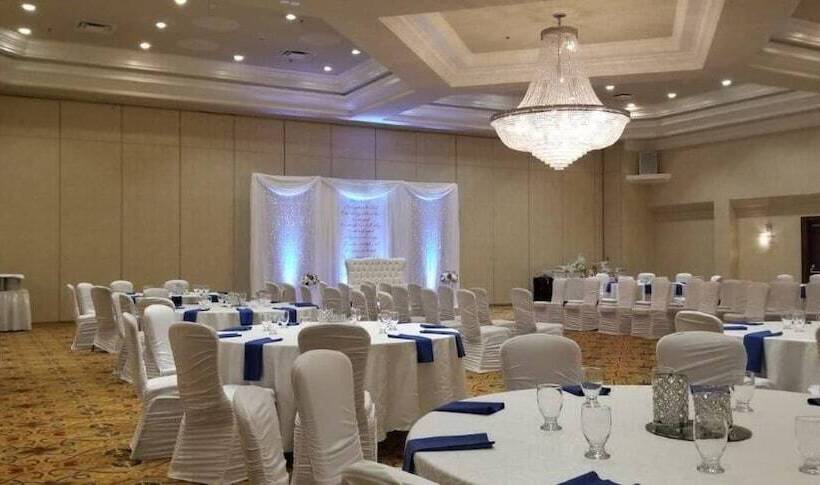 Hamilton Plaza Hotel & Conference Center