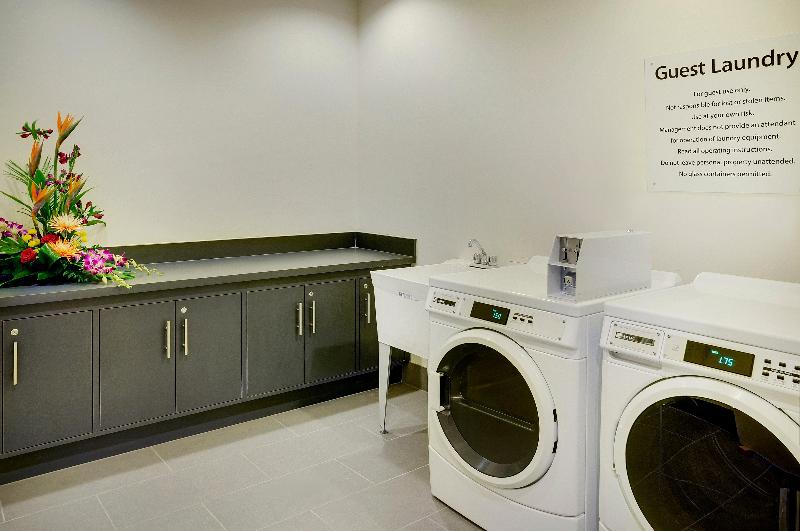 Holiday Inn Hotel & Suites London, An Ihg