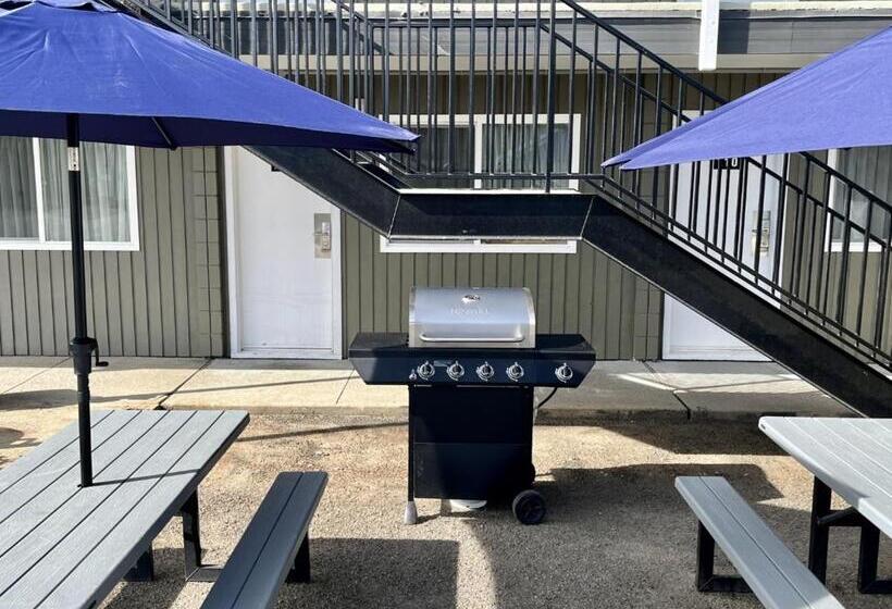 בית מלון כפרי Anavada Inn & Suites  Prince George