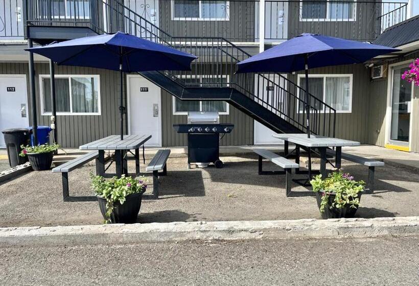 בית מלון כפרי Anavada Inn & Suites  Prince George