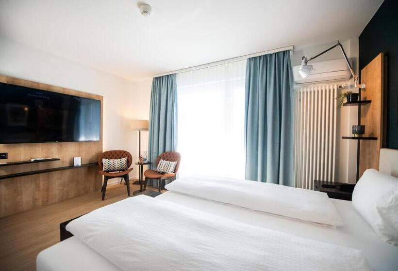 Hotell Ascona Lodge, Pool & Garden Retreat