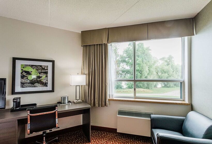 酒店 Best Western Inn On The Bay