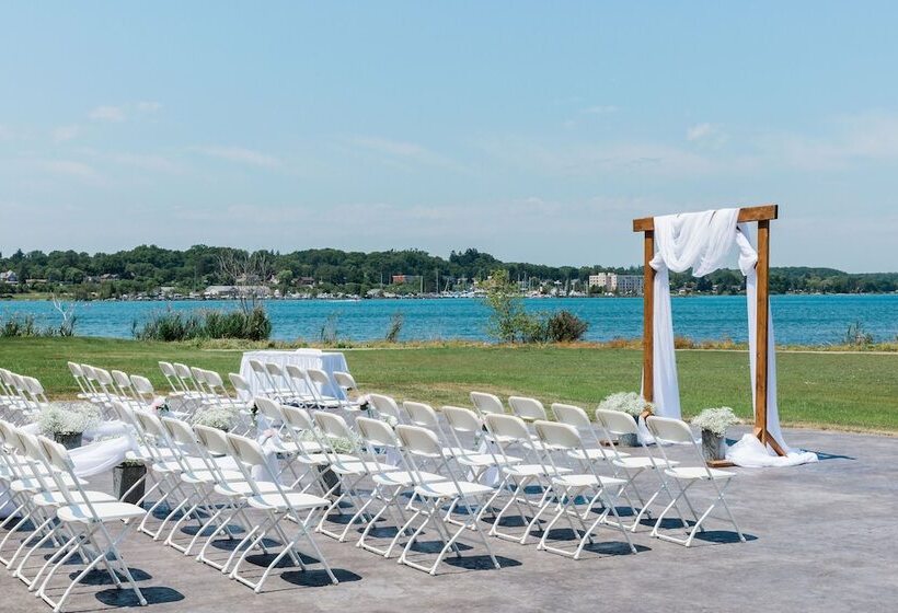 酒店 Best Western Inn On The Bay