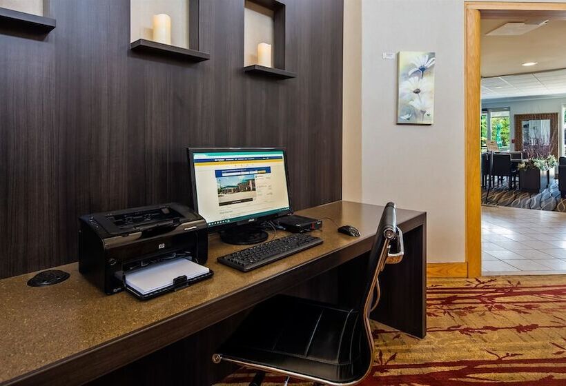 酒店 Best Western Inn On The Bay