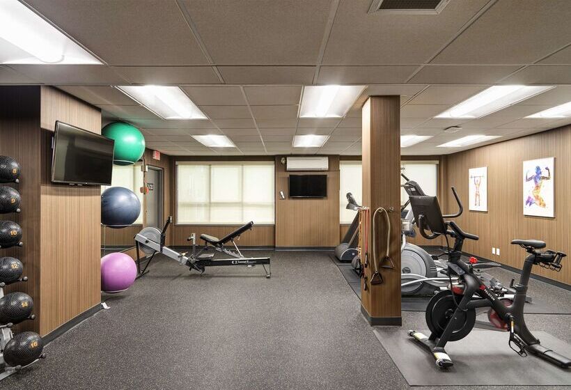 酒店 Best Western Plus Carlton Plaza